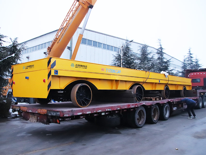浙江某客户订购长12米载重70吨的大型电动平车发货